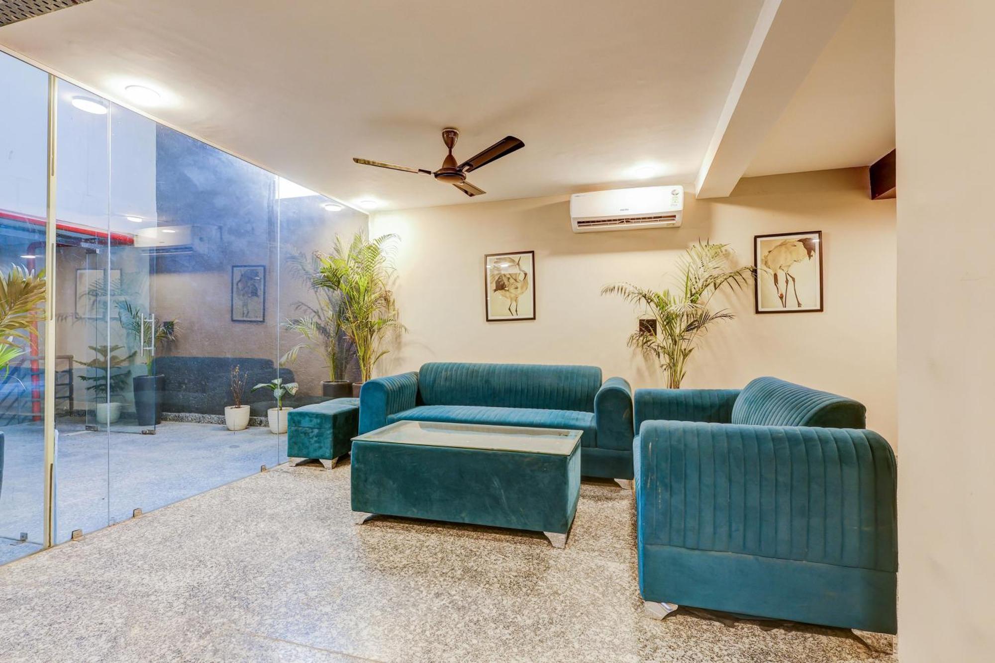 Super Townhouse Oak Udyog Vihar Gurgaon Exterior foto
