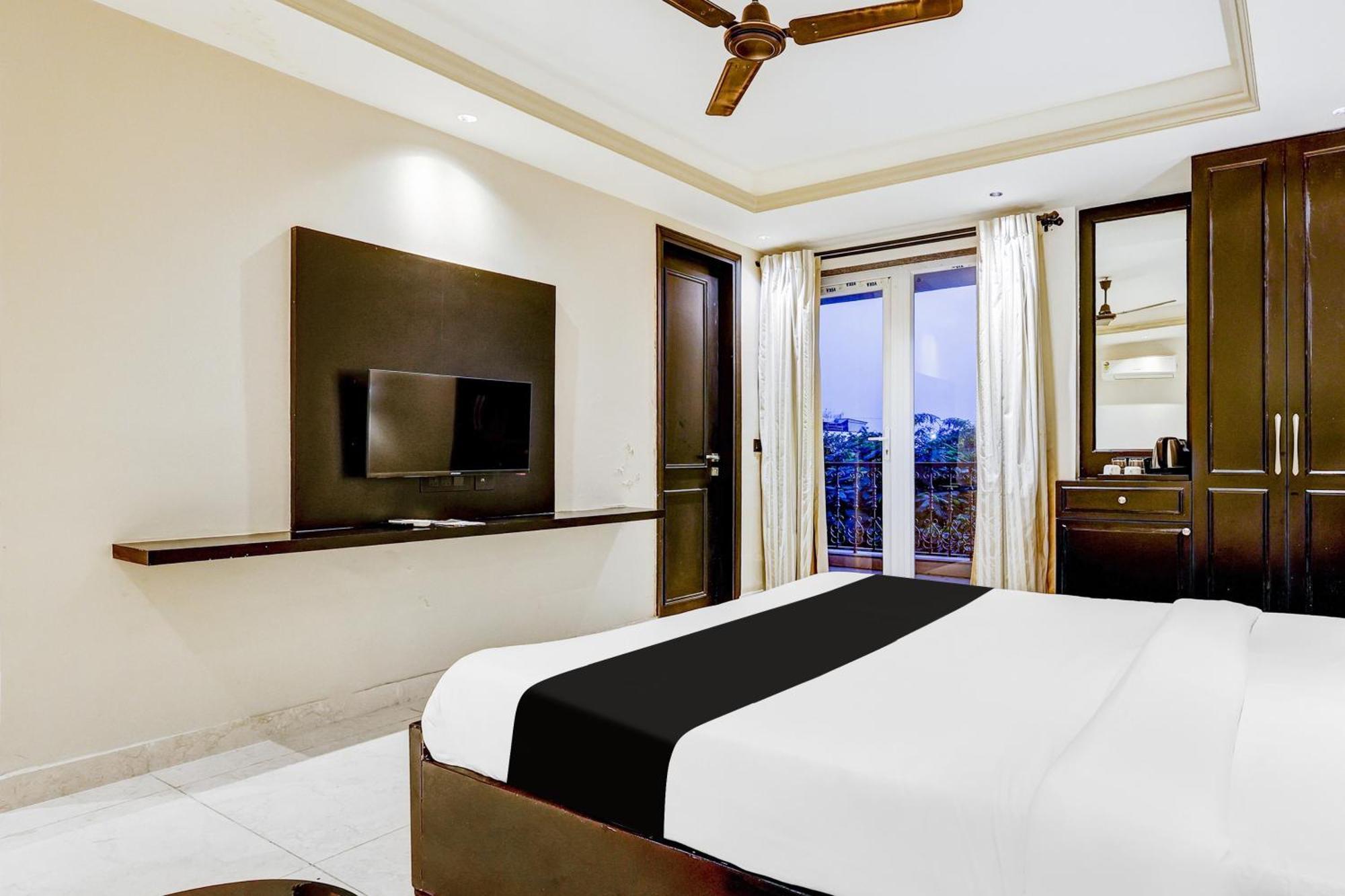 Super Townhouse Oak Udyog Vihar Gurgaon Exterior foto